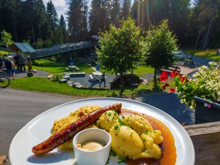 Bratwurst an der Werraquelle Masserberg