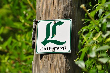 Beschilderung Lutherweg in Coburg.Rennsteig