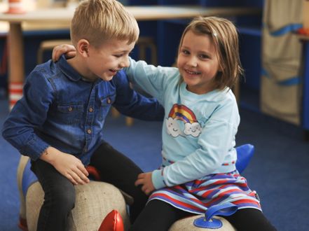 Kinder im Deutschen Spielzeugmuseum Sonneberg