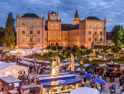Schlossplatzfest Coburg vor Schloss Ehrenburg