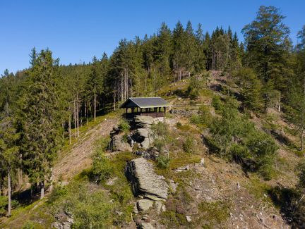 Blick auf das Felshäuschen in Lauscha 