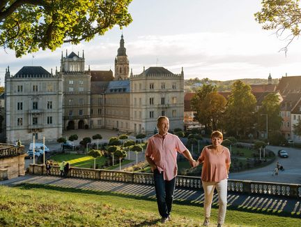 Paar im Coburger Hofgarten 