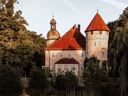 Wasserschloss Untersiemau im Abendlicht